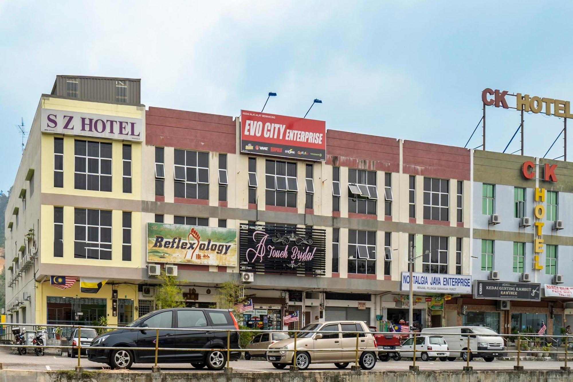 Sz Hotel Lumut Zewnętrze zdjęcie